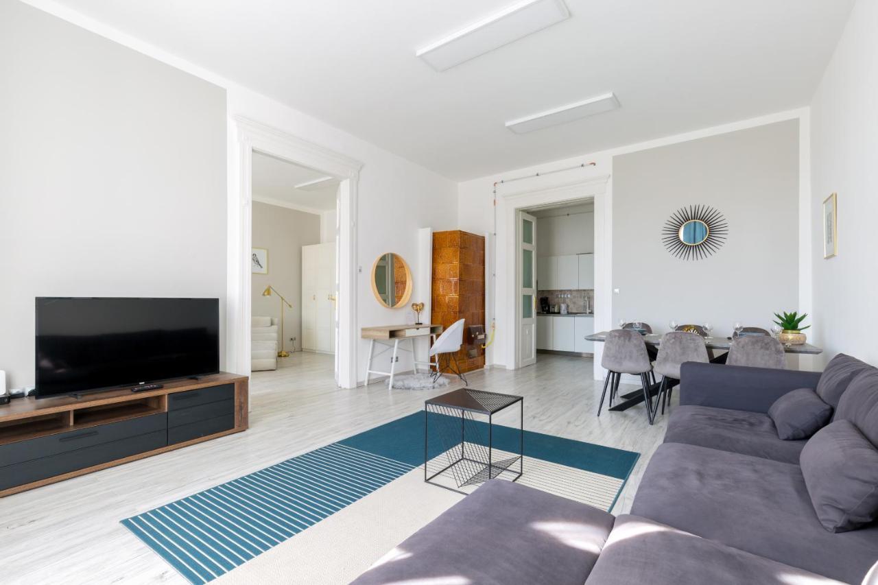 Designer On The Broadway W 2br, Ac And Panorama Balcony Apartment Budapest