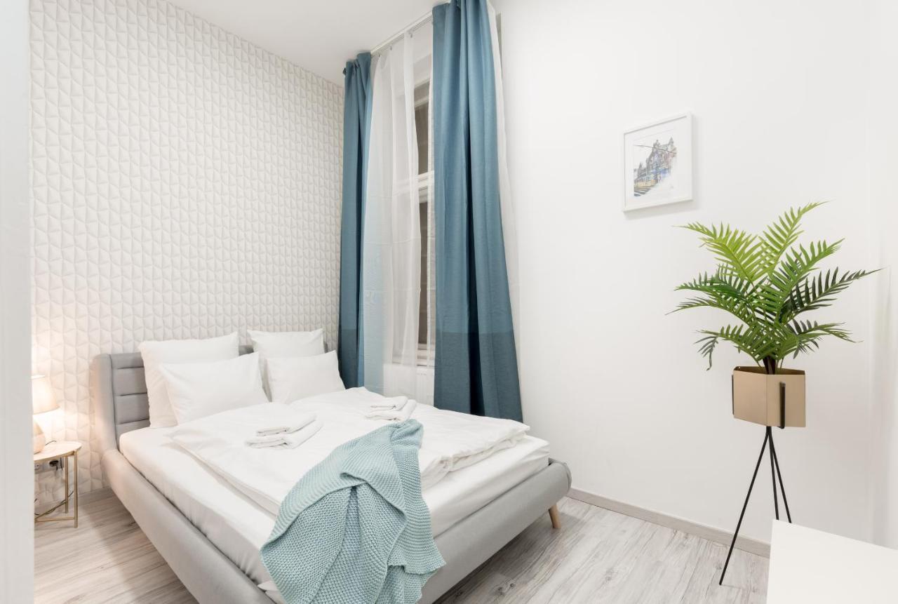 Designer On The Broadway W 2br, Ac And Panorama Balcony *