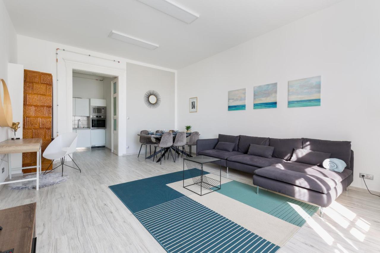 Designer On The Broadway W 2br, Ac And Panorama Balcony Apartment Budapest