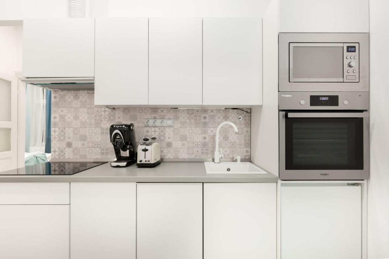 Designer On The Broadway W 2br, Ac And Panorama Balcony *