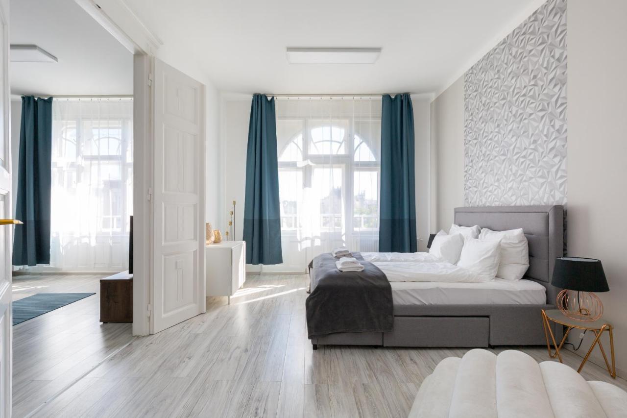 Designer On The Broadway W 2br, Ac And Panorama Balcony Apartment Budapest